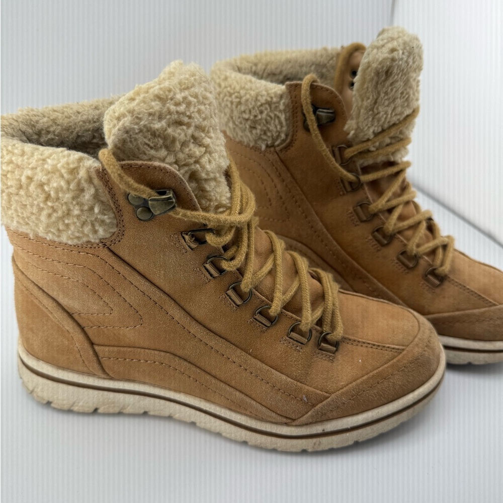 Cliffs by WHITE MOUNTAIN Tan Winter Boots